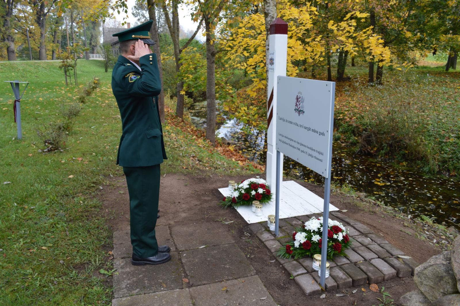 FOTO. Robežsargi piedalās Robežsardzes sagrāves piemiņas pasākumos