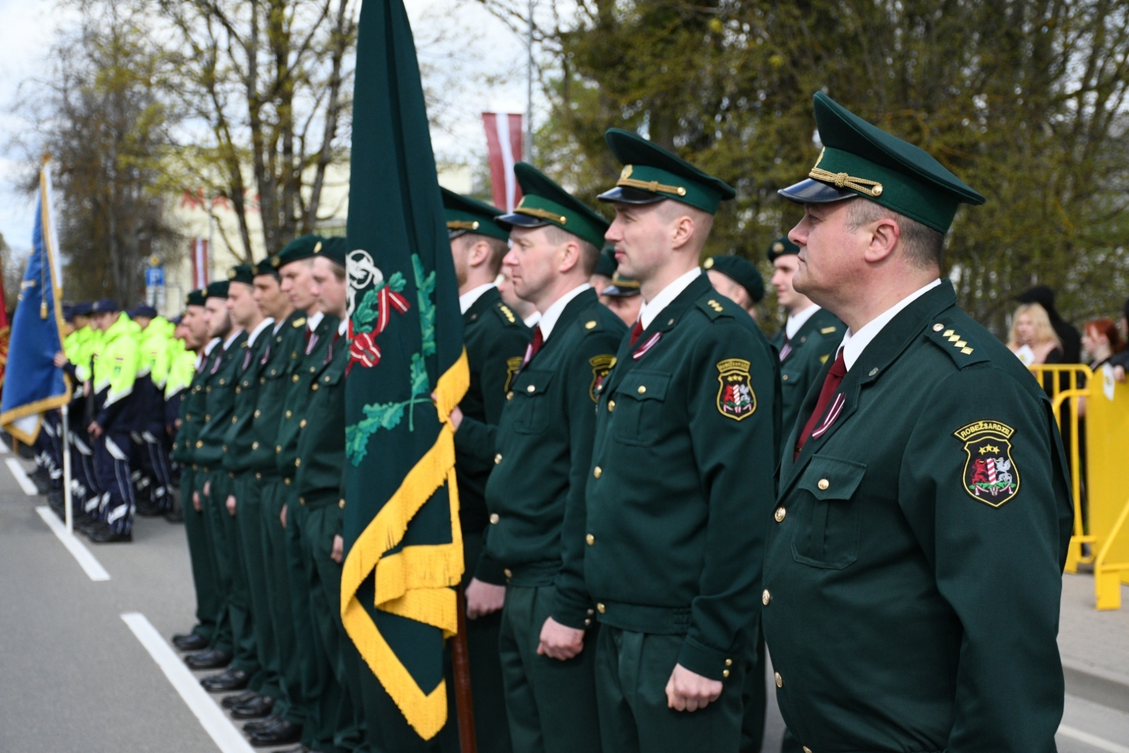 Robežsargi piedalās 4. maija svinībās Alūksnē
