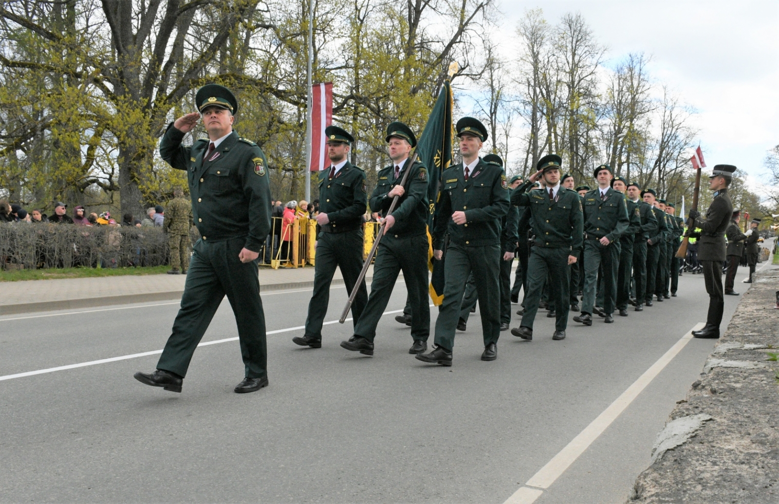 Robežsargi piedalās 4. maija svinībās Alūksnē