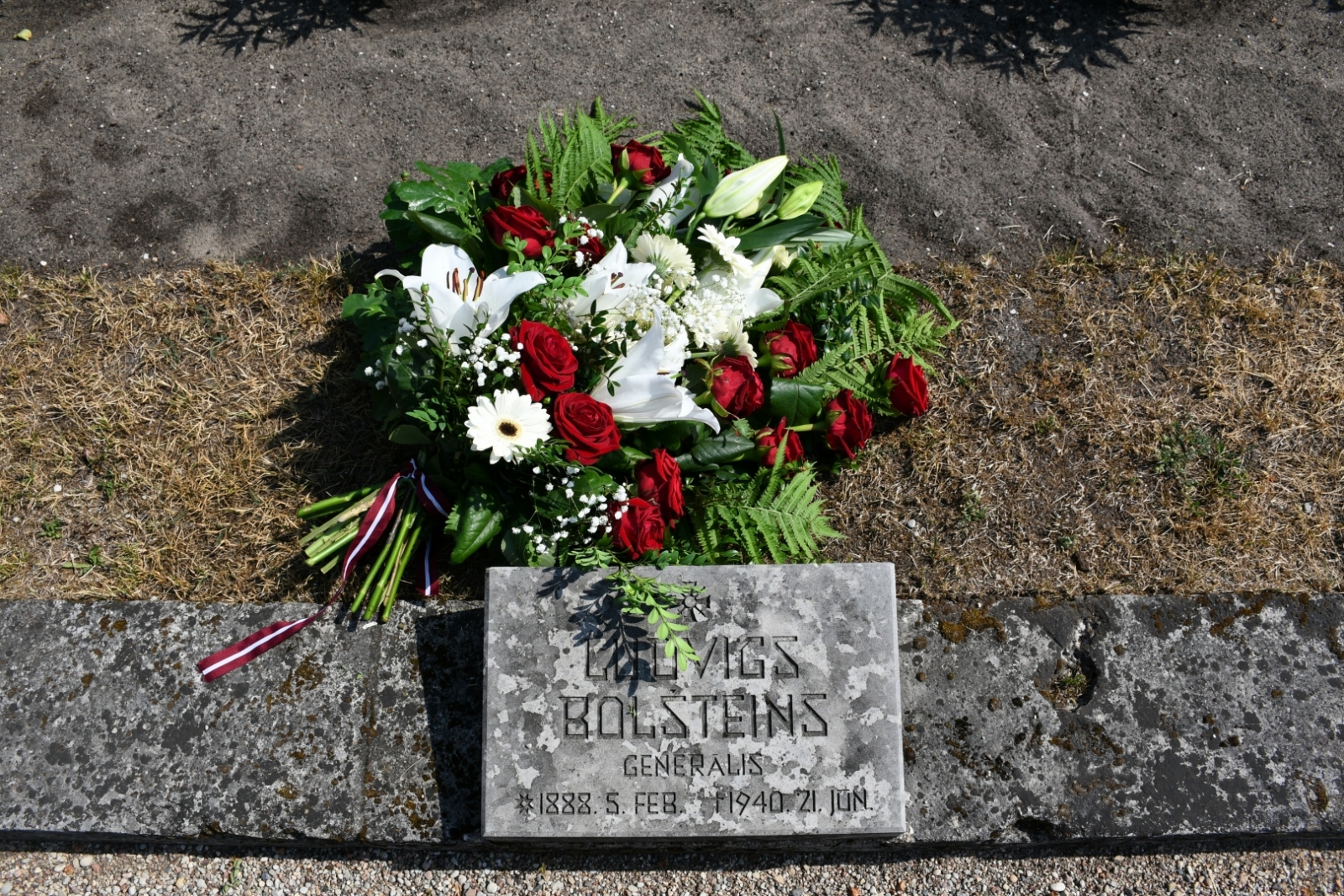 Norisinājās ģenerāļa L. Bolšteina piemiņas pasākums