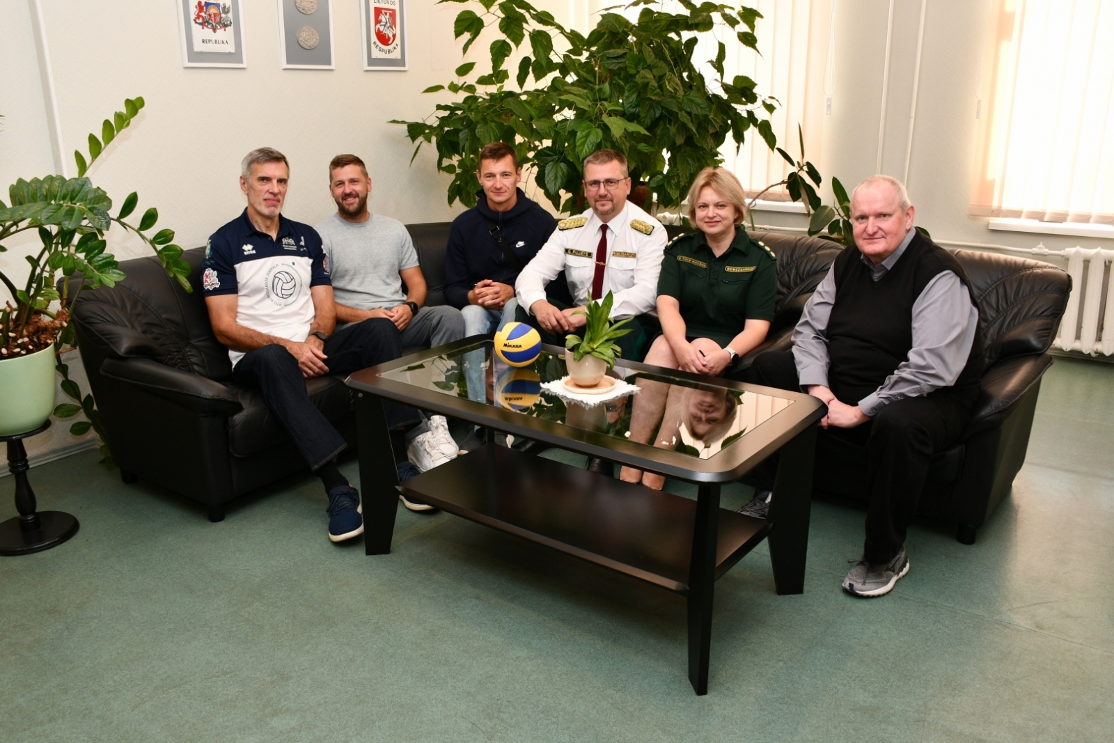 Valsts robežsardzes vadība tiekas ar "RTU Robežsardze"/ "Jūrmala" volejbola komandu