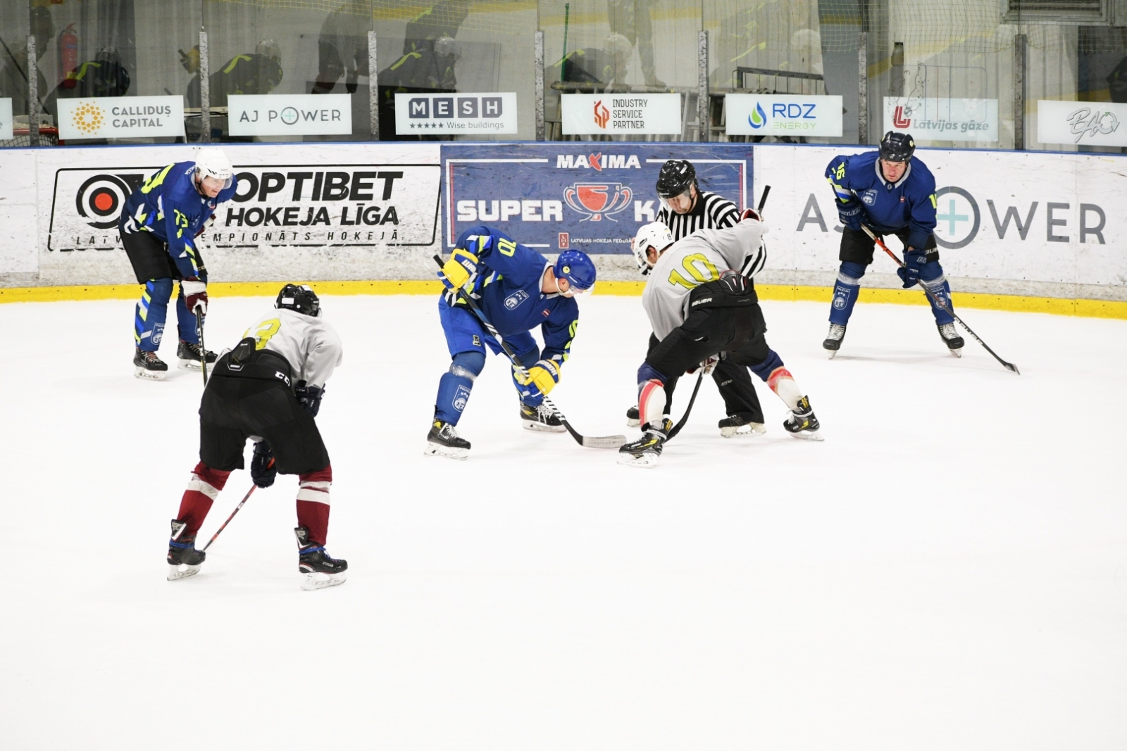 FOTO: VRS hokeja komanda piedalās operatīvo dienestu hokeja turnīrā “Operatīvo dienestu kauss”