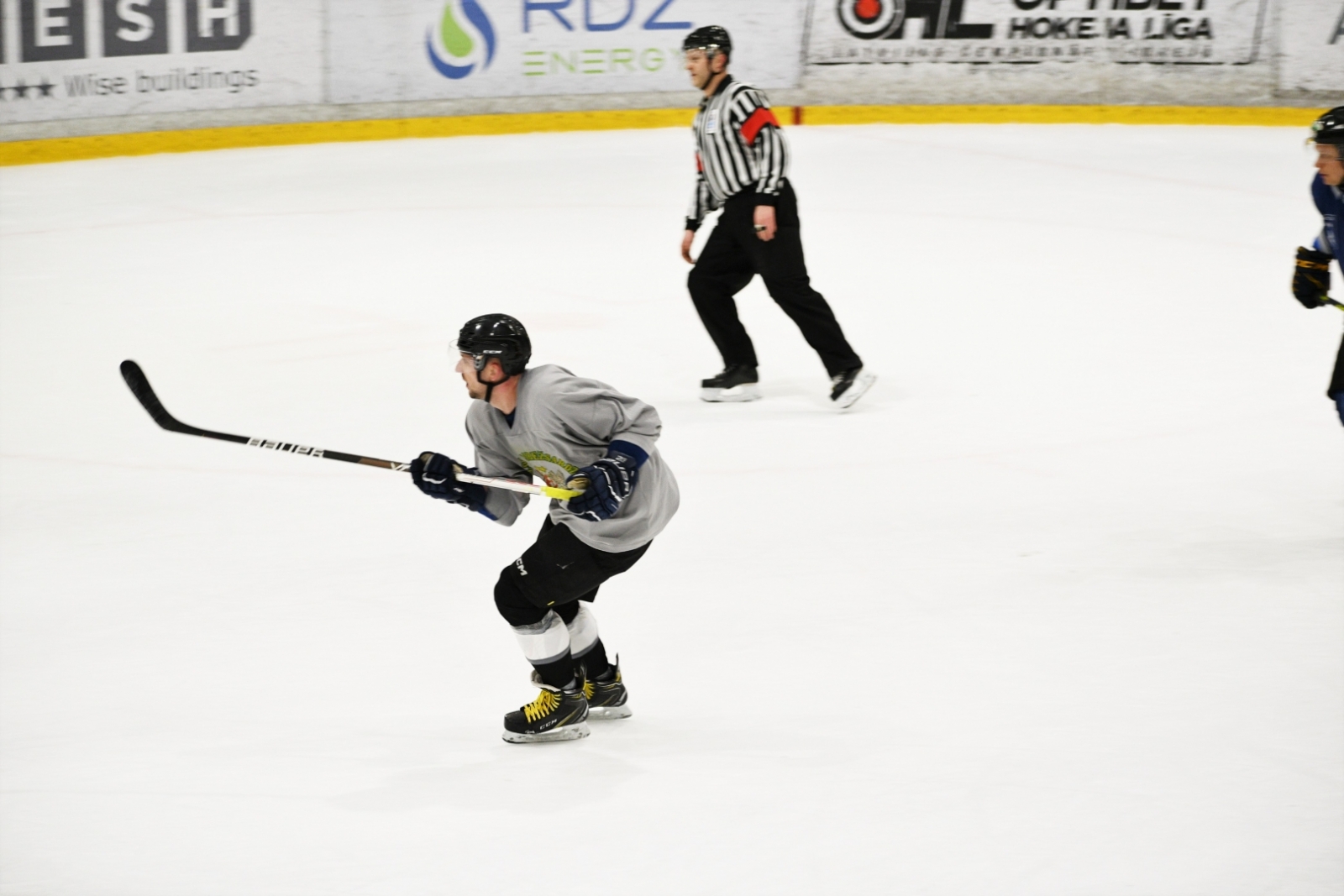 FOTO: VRS hokeja komanda piedalās operatīvo dienestu hokeja turnīrā “Operatīvo dienestu kauss”