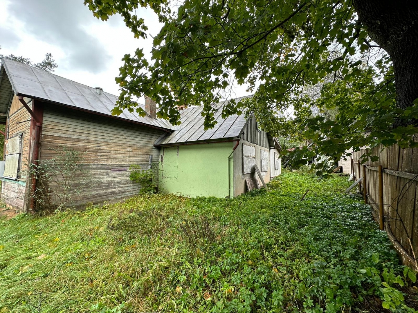 FOTO: Māja, kurā uzturējās nelegālie migranti