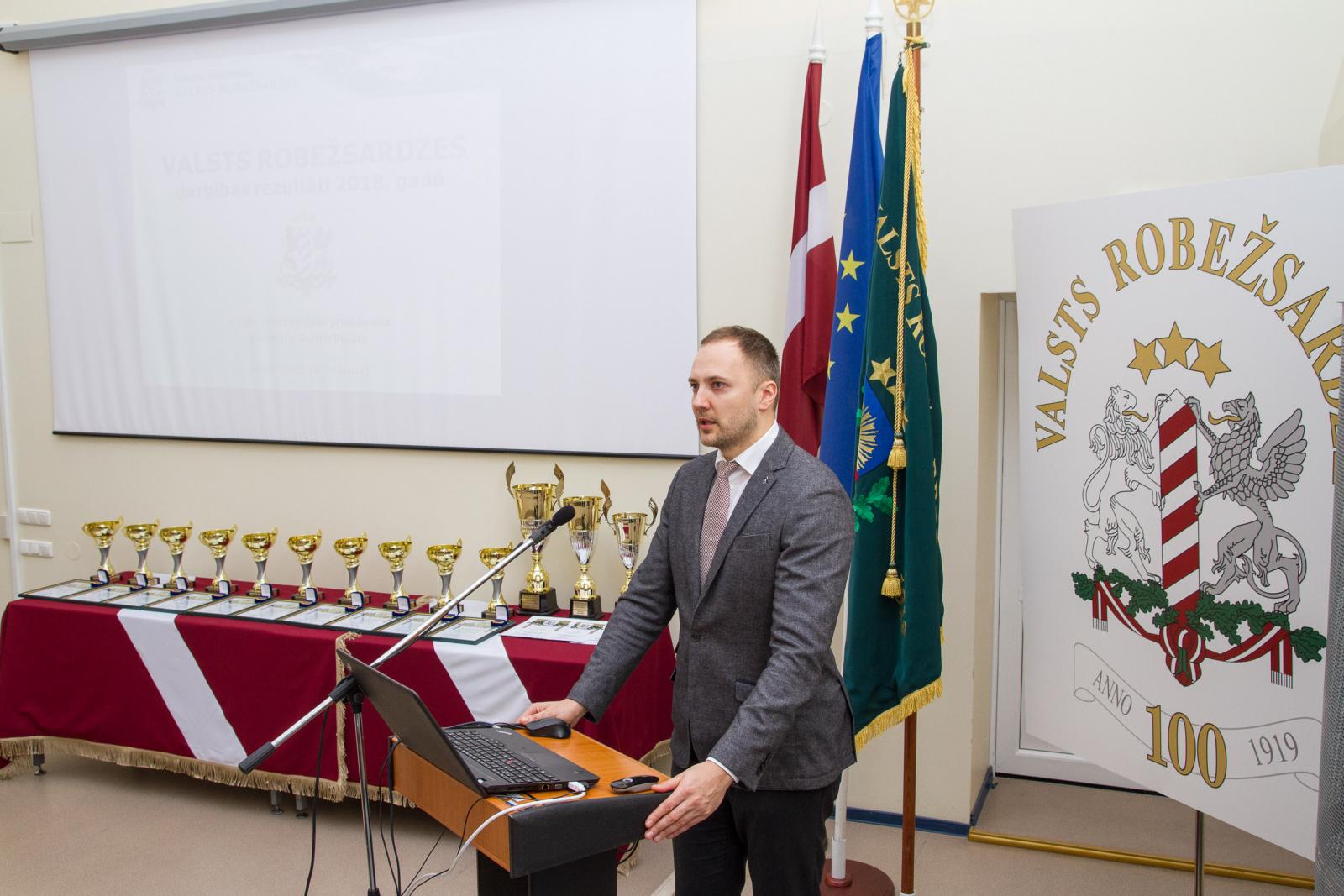 FOTO: Atskaites sanāksme