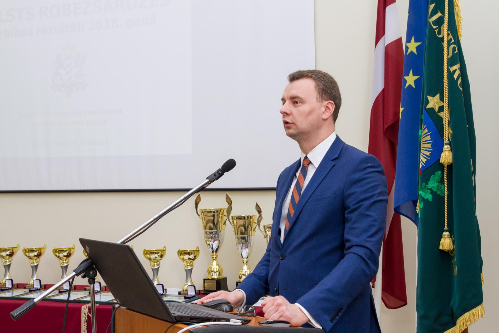 FOTO: Atskaites sanāksme