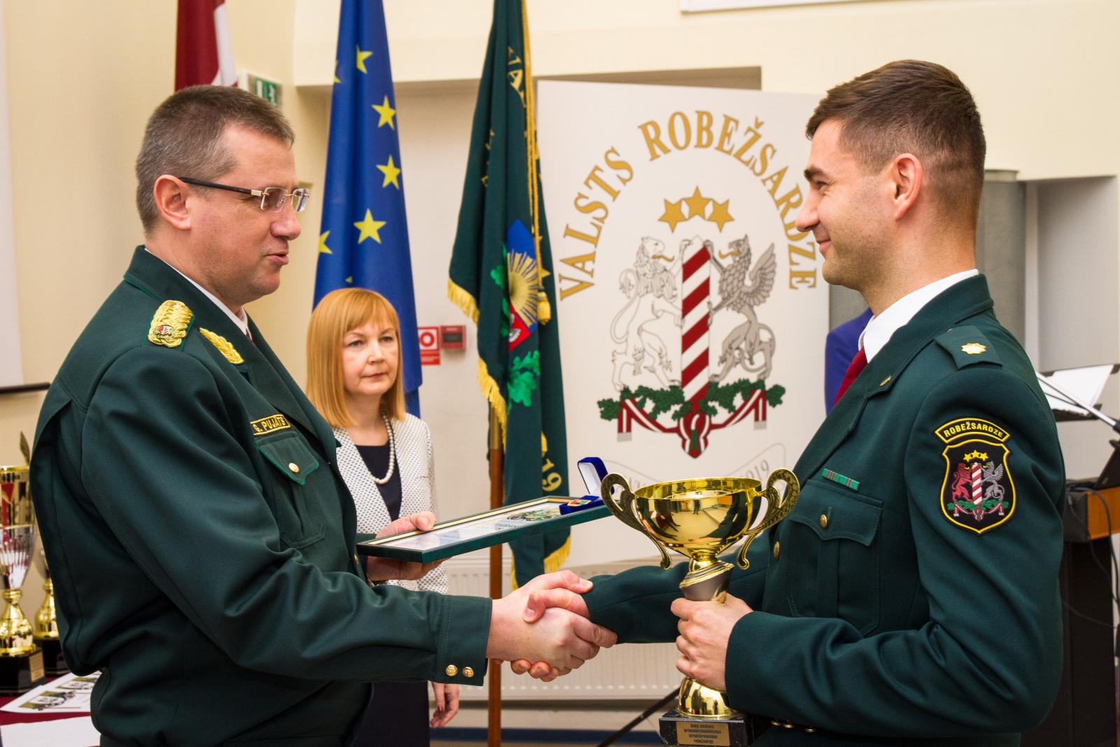 FOTO: Atskaites sanāksme