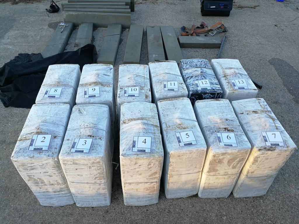 FOTO: Kontrabandas cigaretes