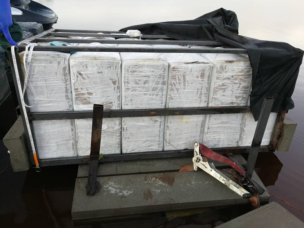 FOTO: Kontrabandas cigaretes