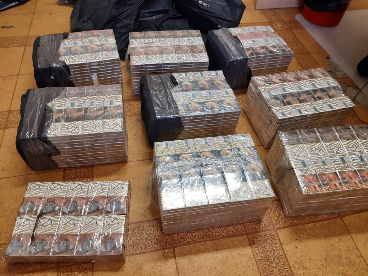 Robežsargi izņem 40 000 kontrabandas cigarešu