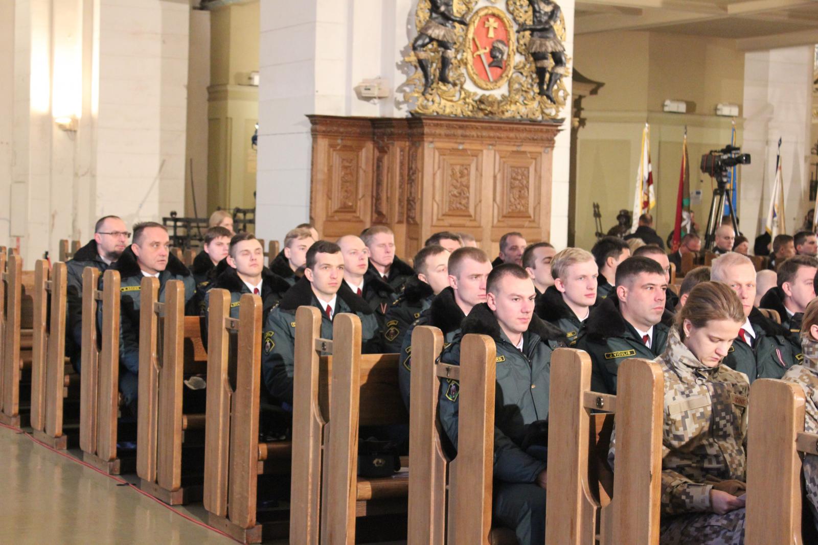 Foto: 11.novembrī, godinot Latvijas brīvības cīnītājus un karavīrus, visā Latvijā atzīmē Lāčplēša dienu.