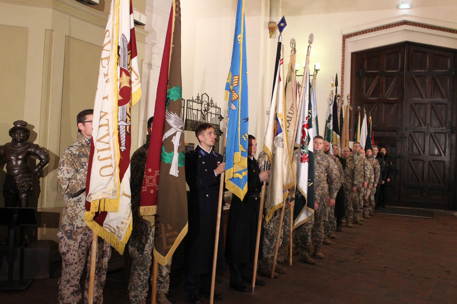 Foto: 11.novembrī, godinot Latvijas brīvības cīnītājus un karavīrus, visā Latvijā atzīmē Lāčplēša dienu.