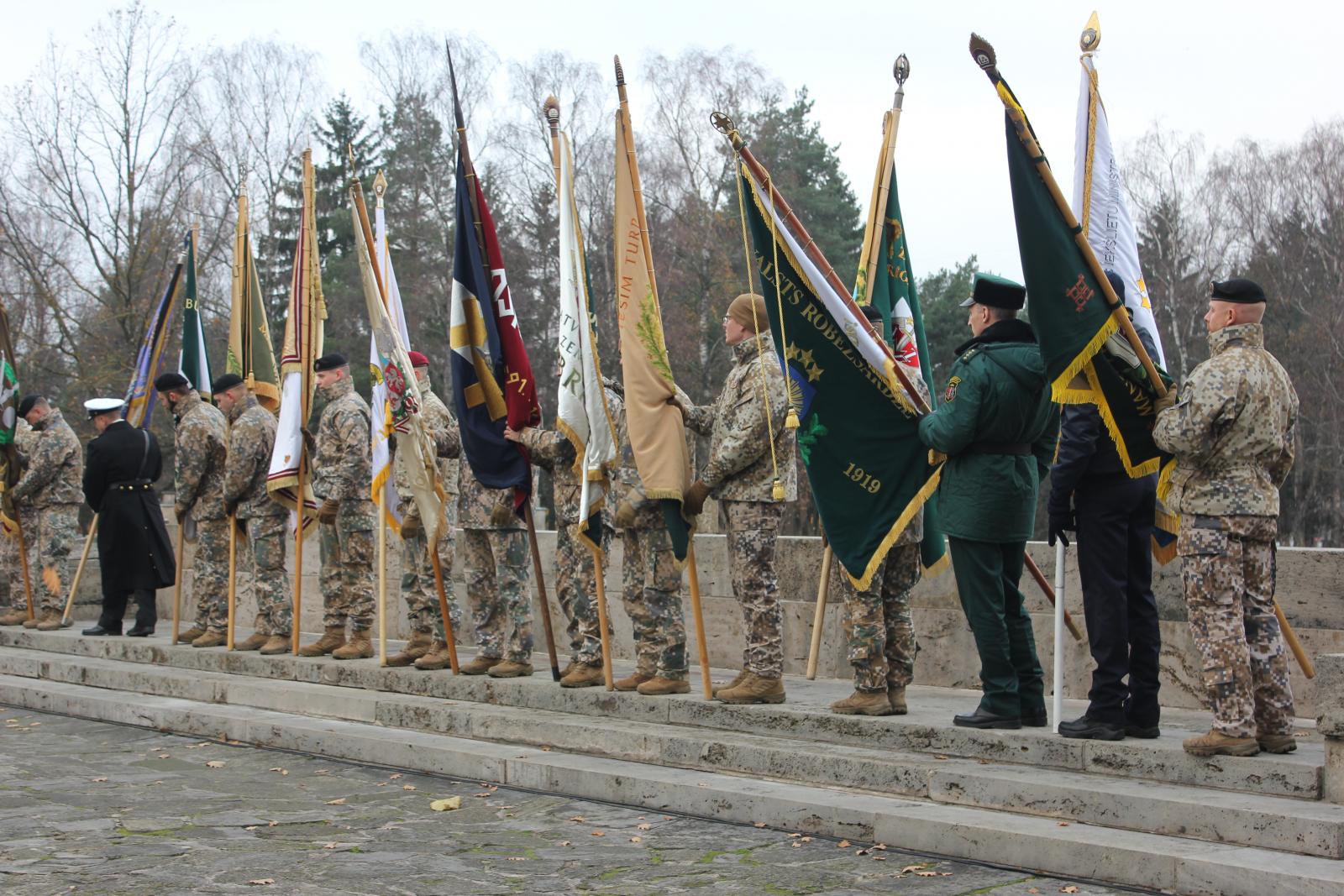 Foto: 11.novembrī, godinot Latvijas brīvības cīnītājus un karavīrus, visā Latvijā atzīmē Lāčplēša dienu.