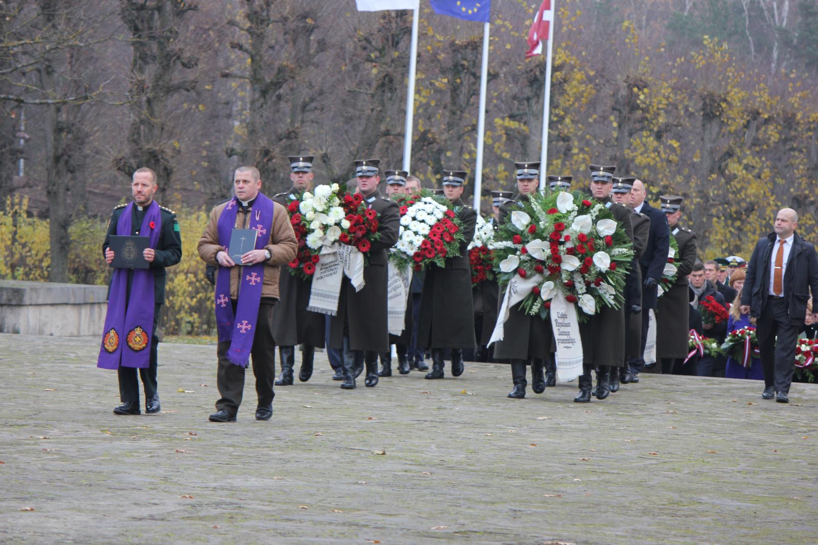 Foto: 11.novembrī, godinot Latvijas brīvības cīnītājus un karavīrus, visā Latvijā atzīmē Lāčplēša dienu.