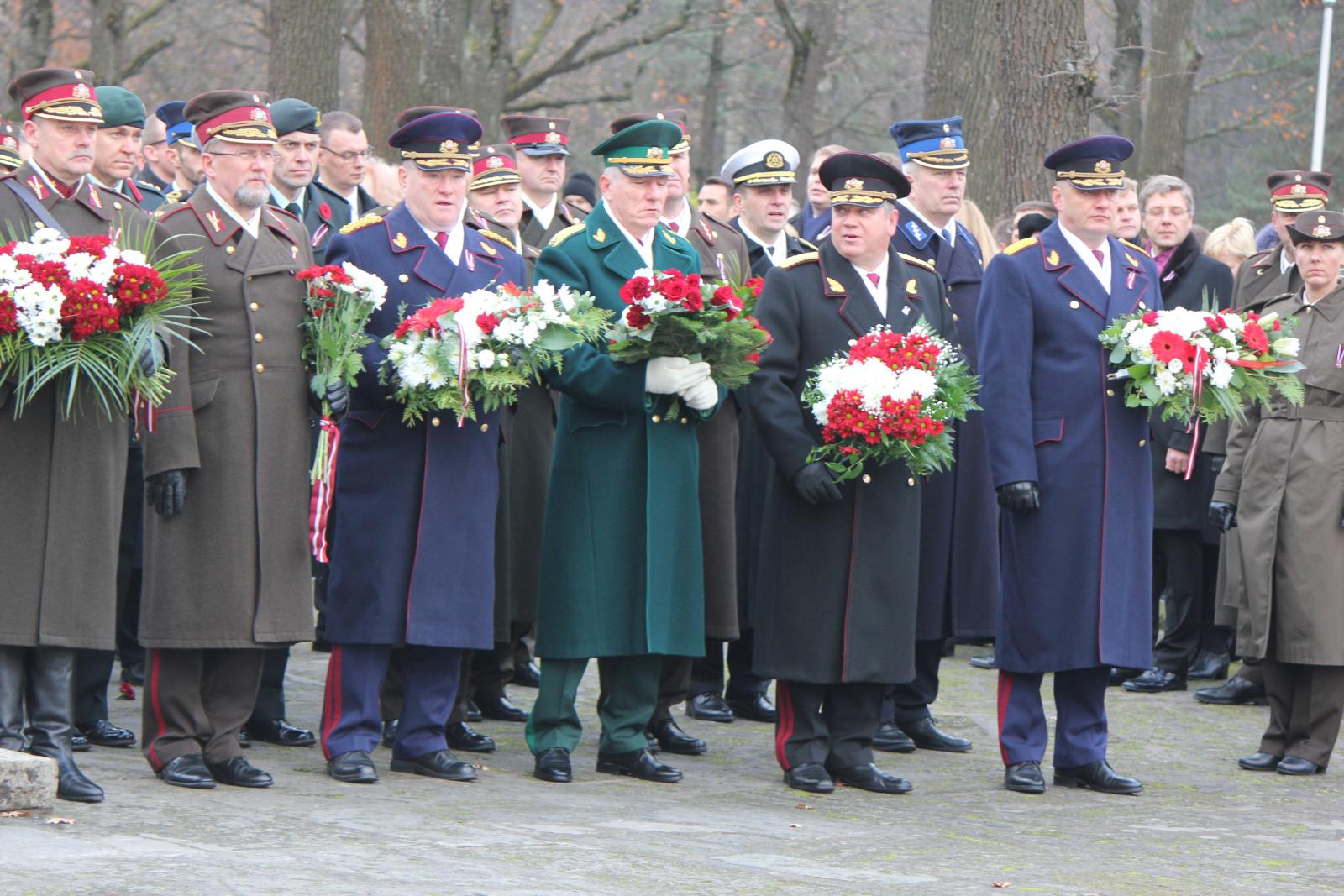 Foto: 11.novembrī, godinot Latvijas brīvības cīnītājus un karavīrus, visā Latvijā atzīmē Lāčplēša dienu.