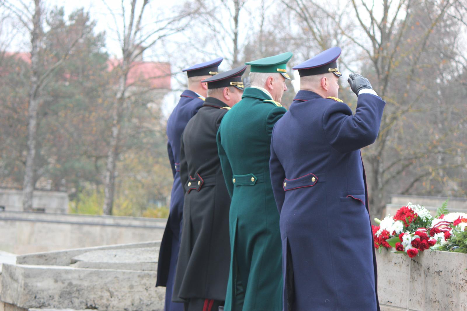 Foto: 11.novembrī, godinot Latvijas brīvības cīnītājus un karavīrus, visā Latvijā atzīmē Lāčplēša dienu.