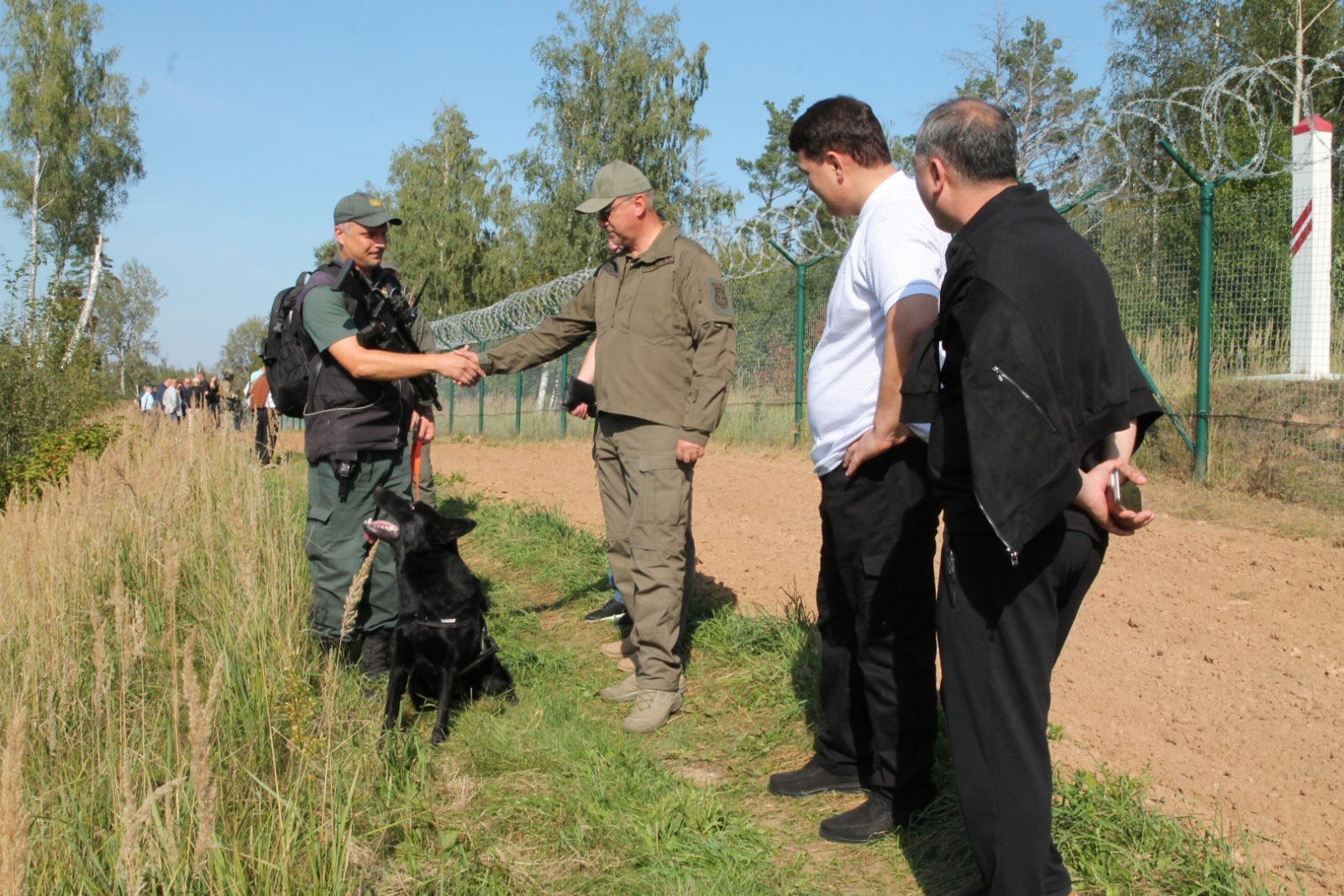 FOTO: Bomca dalībnieki apmeklē Opoļu robežapsardzības nodaļu