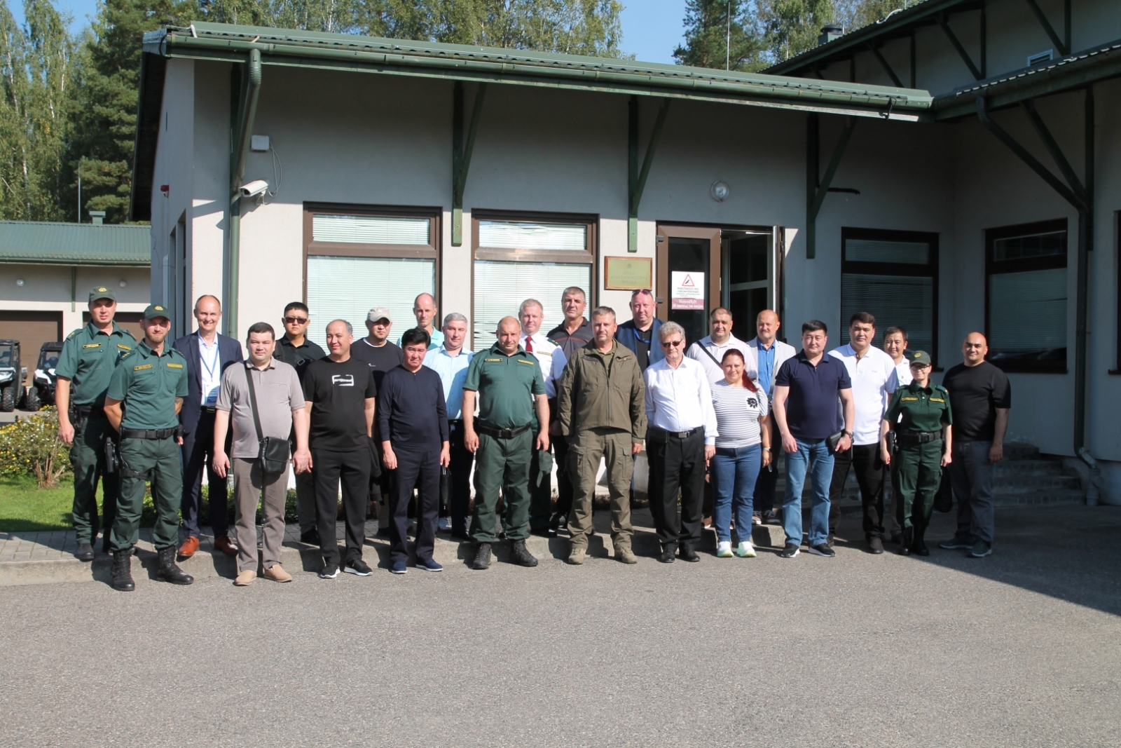 FOTO: Bomca dalībnieki apmeklē Opoļu robežapsardzības nodaļu