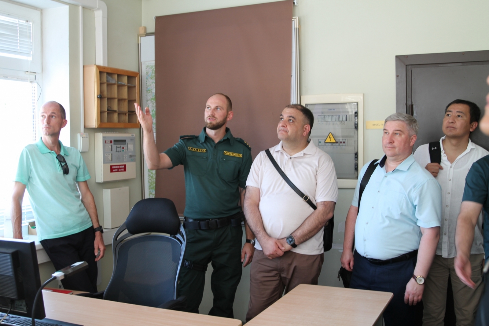 FOTO: Bomca dalībnieki apmeklē Opoļu robežapsardzības nodaļu