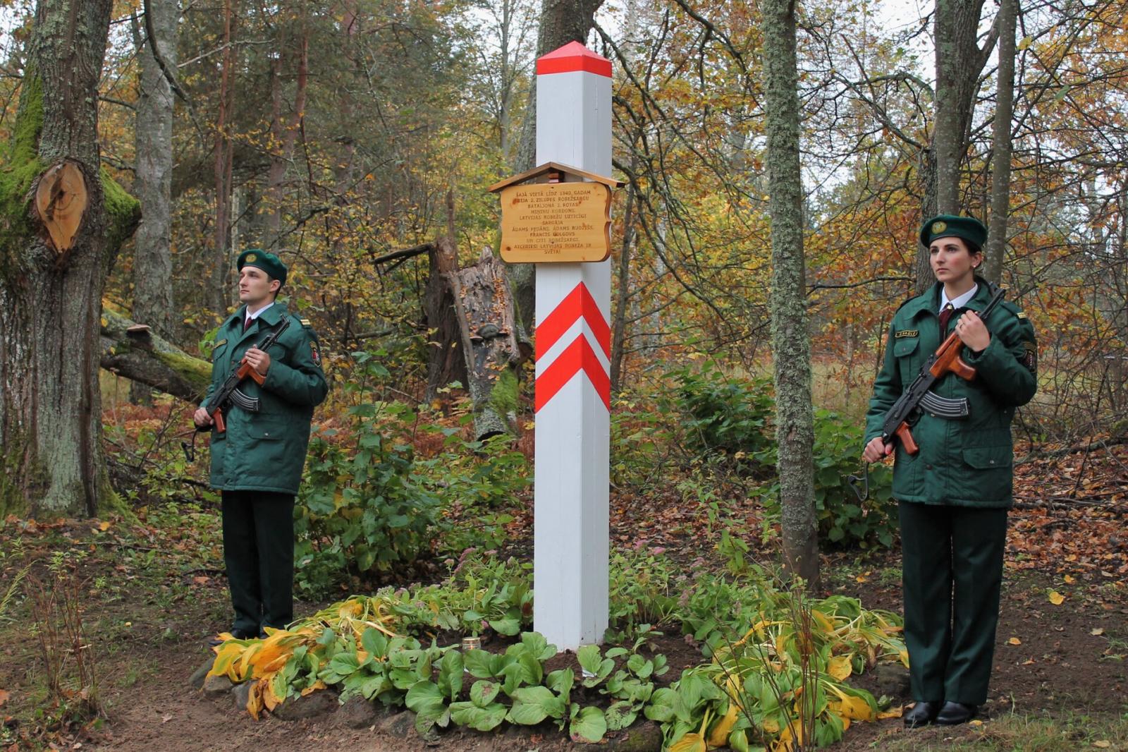 FOTO. Robežsargi piedalās Robežsardzes sagrāves piemiņas pasākumos