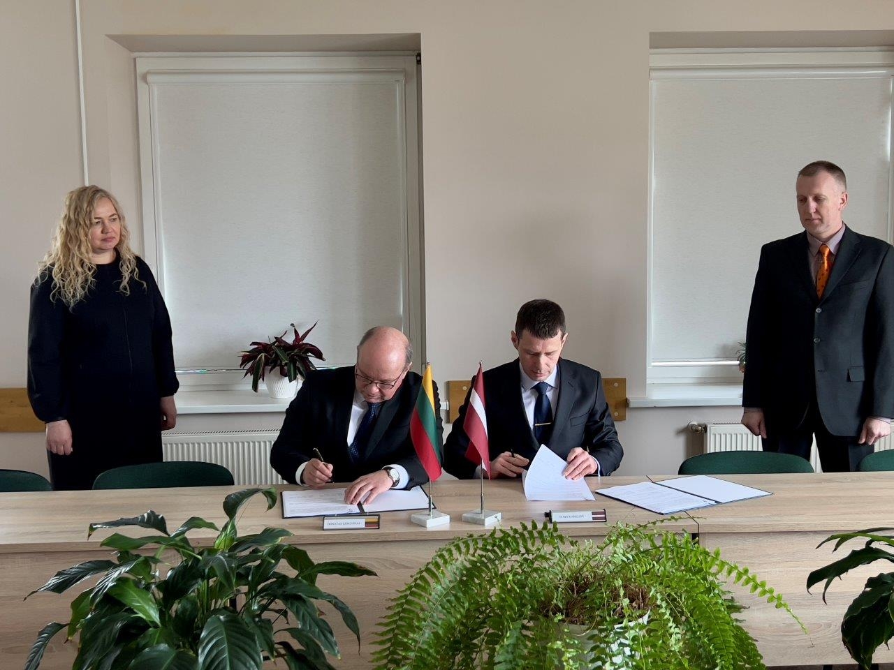 Tikās Latvijas un Lietuvas kolēģi