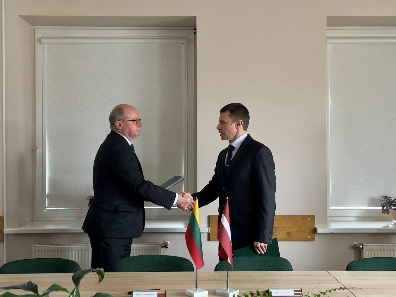 Tikās Latvijas un Lietuvas kolēģi