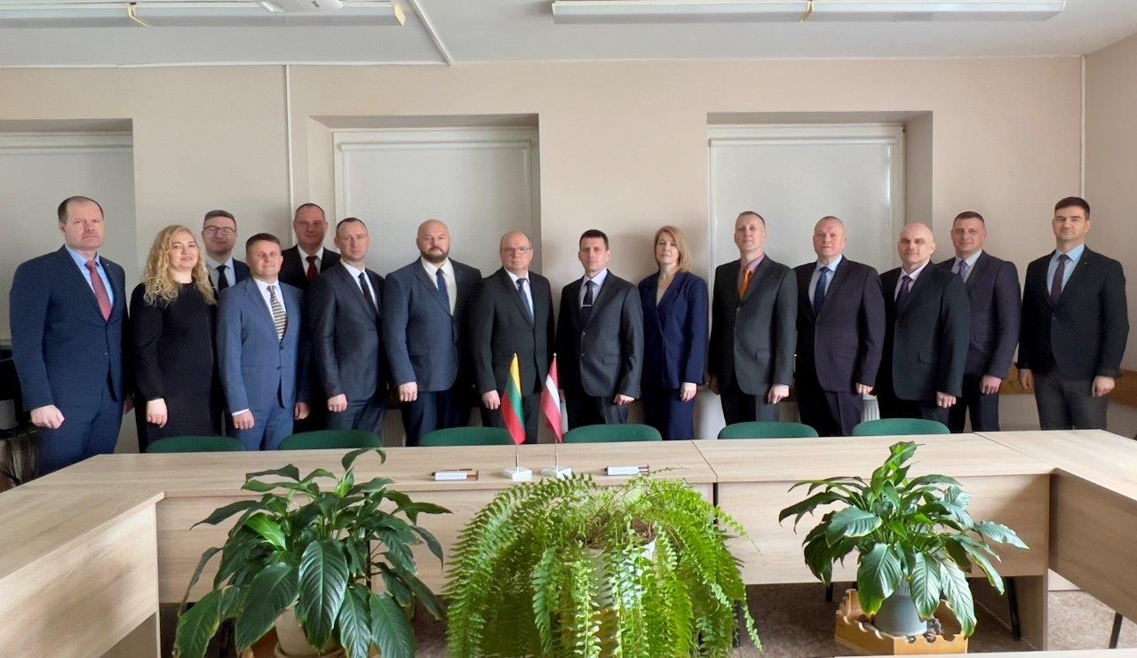 Tikās Latvijas un Lietuvas kolēģi