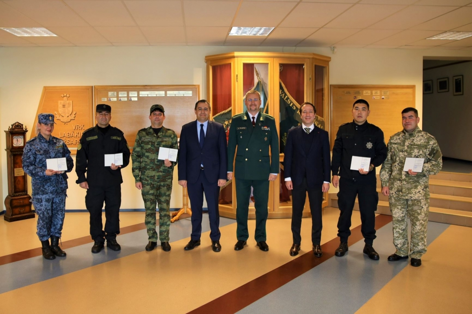 Pieci kinologi no Centrālāzijas valstīm saņēma apliecības