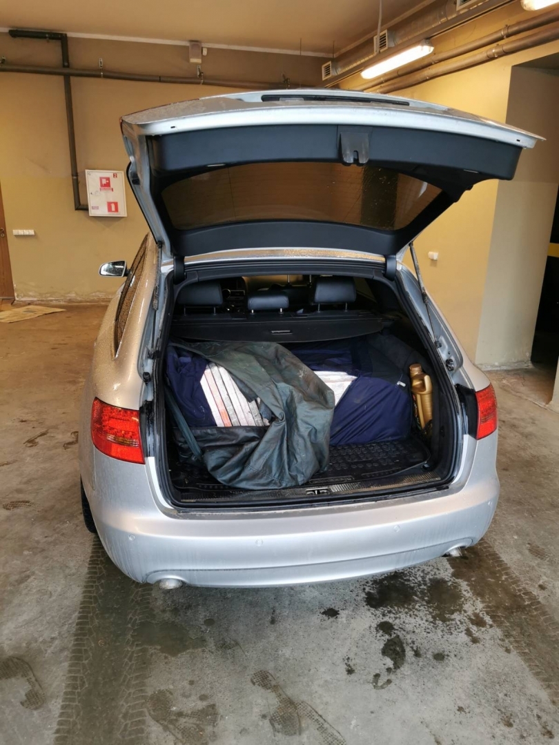 Robežsargi izņem 45 000 kontrabandas cigarešu