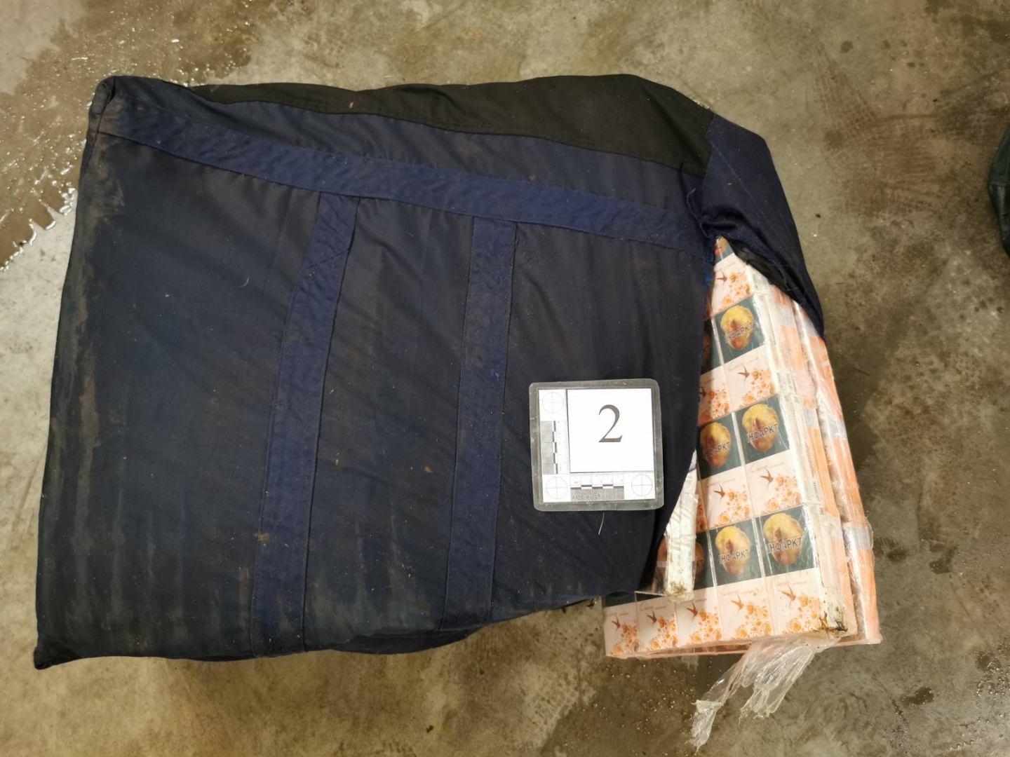 Robežsargi izņem 45 000 kontrabandas cigarešu