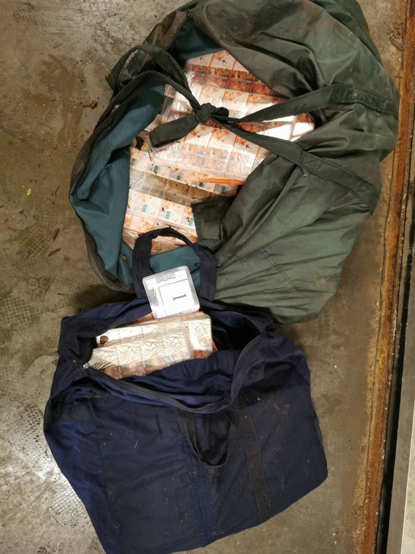 Robežsargi izņem 45 000 kontrabandas cigarešu