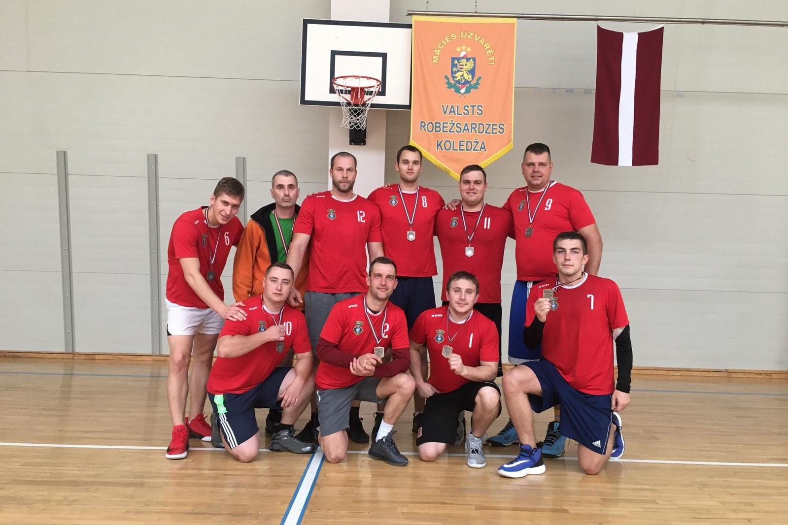 FOTO: VRS basketbola komandu kopbilde