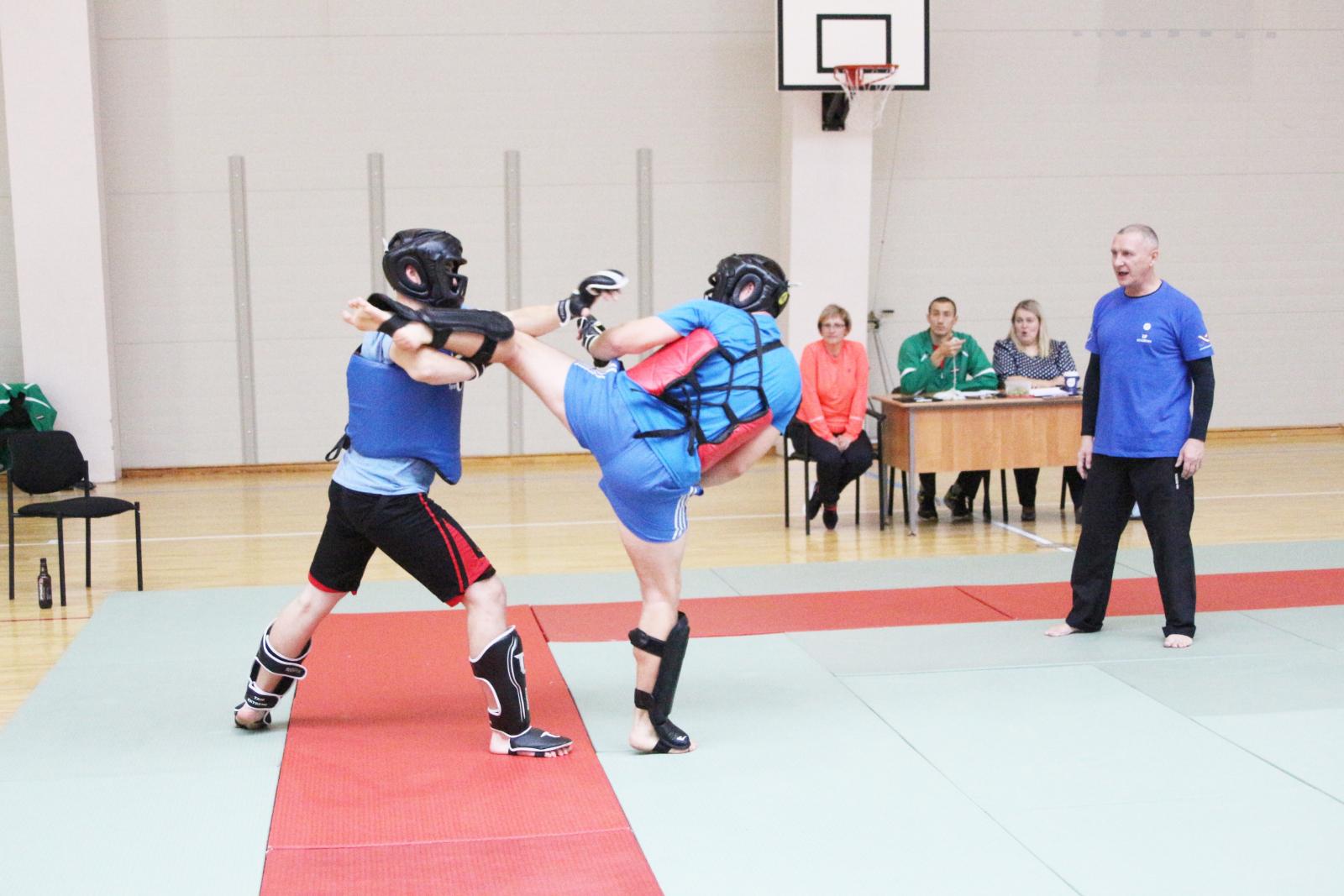 Sacensības tuvcīņā