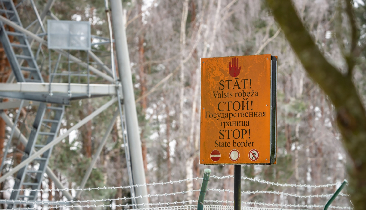 FOTO: Uzraksts "Stāt! Valsts robeža!"