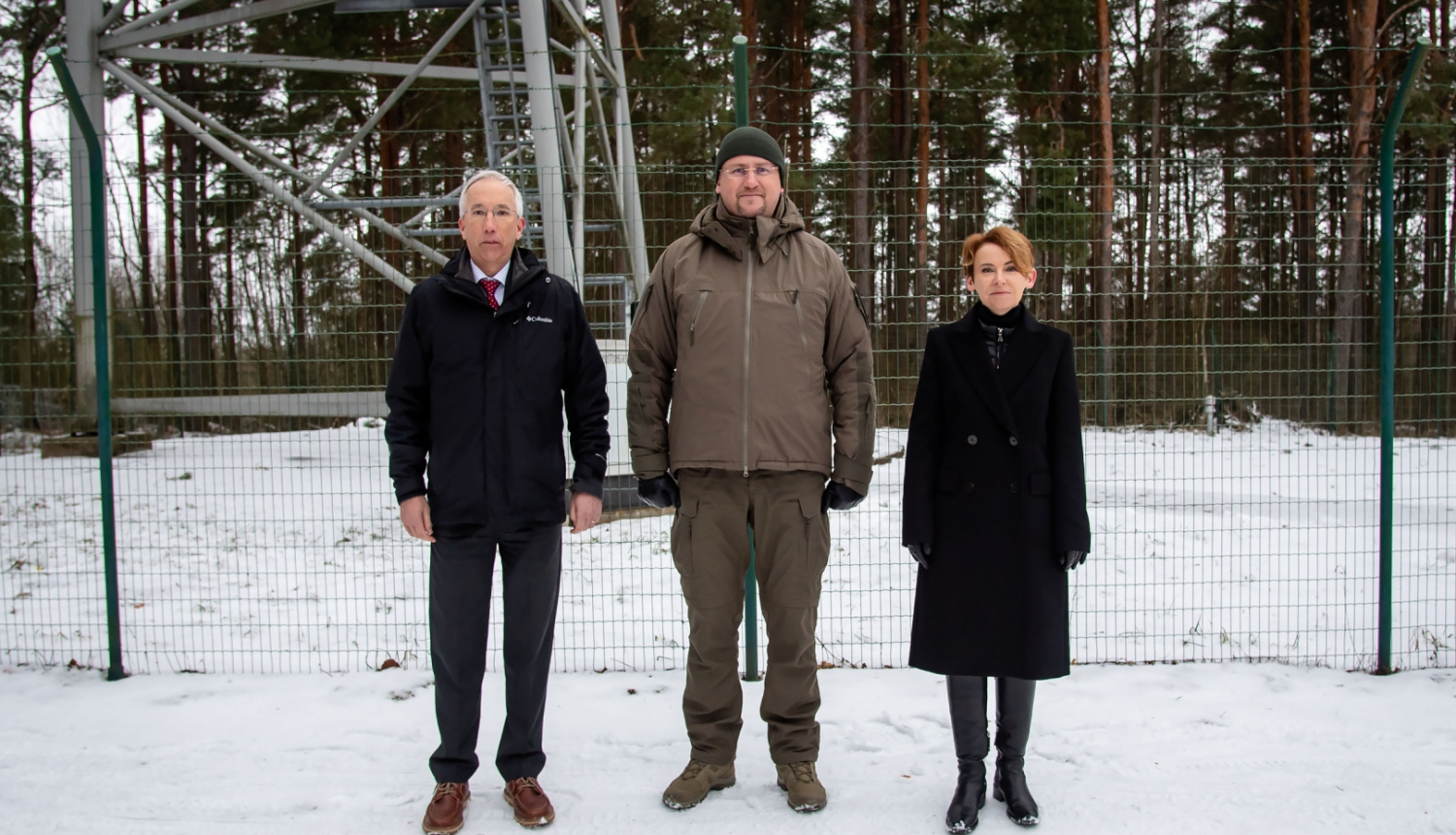 FOTO: ASV vēstnieks Latvijā uz robežas