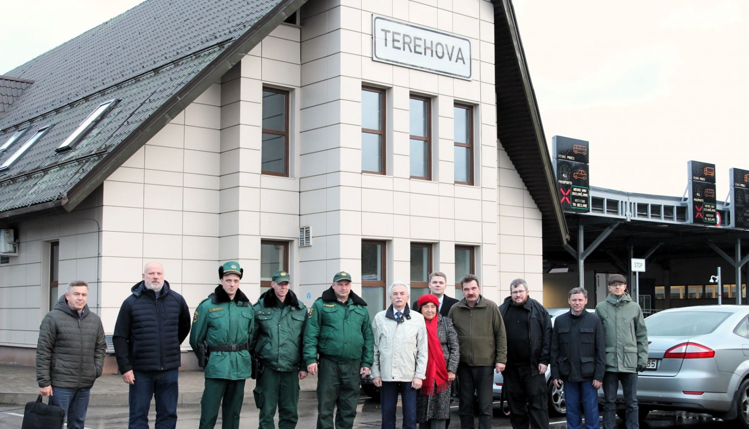 FOTO: Deutātu un VRS pārstāvji kopbildē