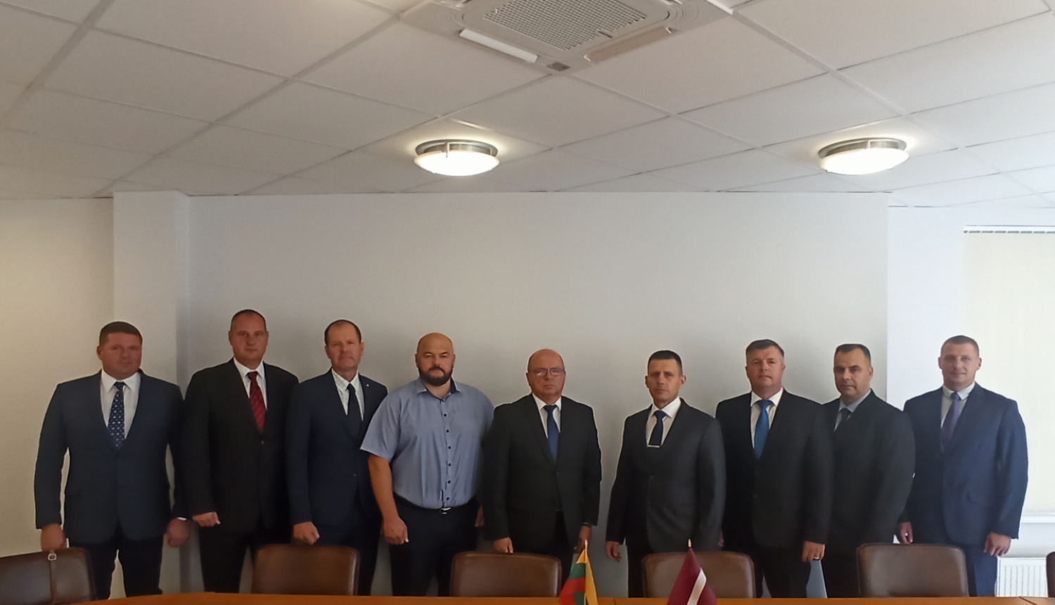 Tiekas Latvijas un Lietuvas pilnvaroto robežas pārstāvju vietnieki un palīgi