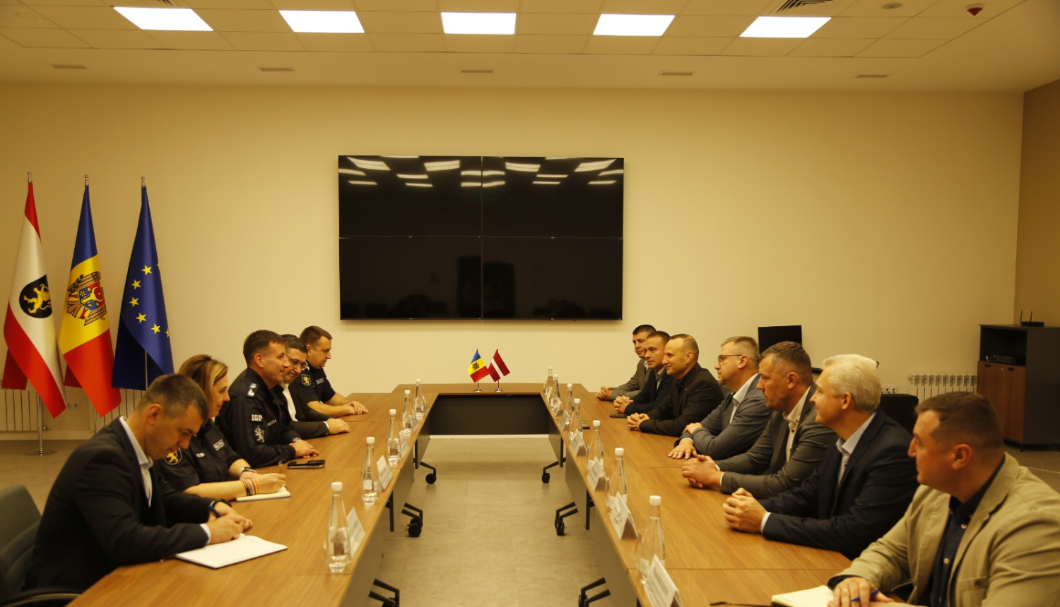 FOTO: Valsts robežsardzes priekšnieks tiekas ar Moldovas Robežpolicijas Ģenerālinspektorāta priekšnieku