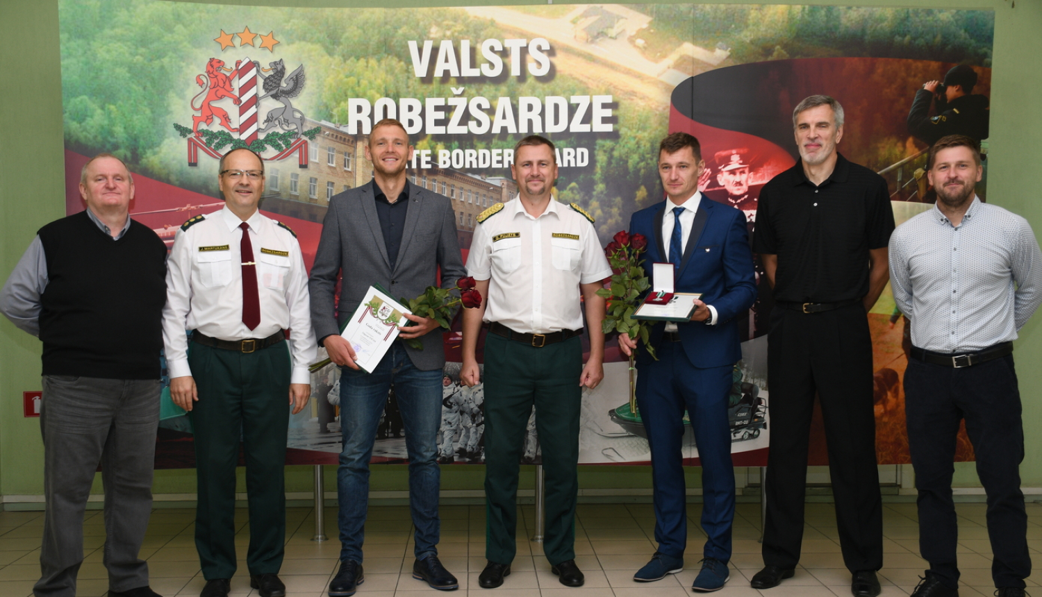 FOTO: VRS vadība pasniedz apbalvojumus olimpiešiem