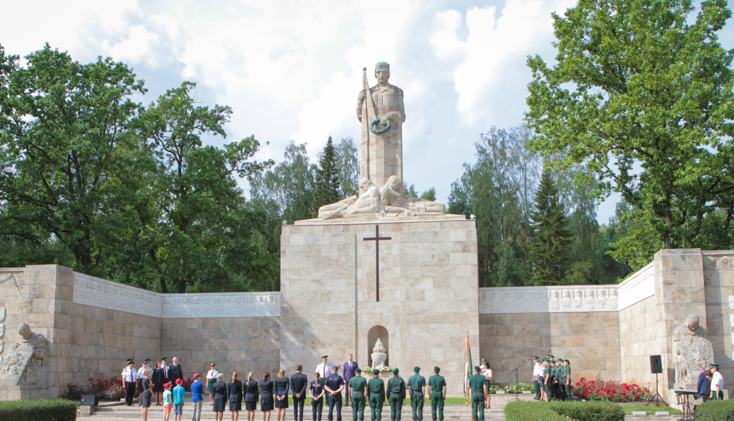 FOTO: Lāpu skrējiena noslēguma kopbilde