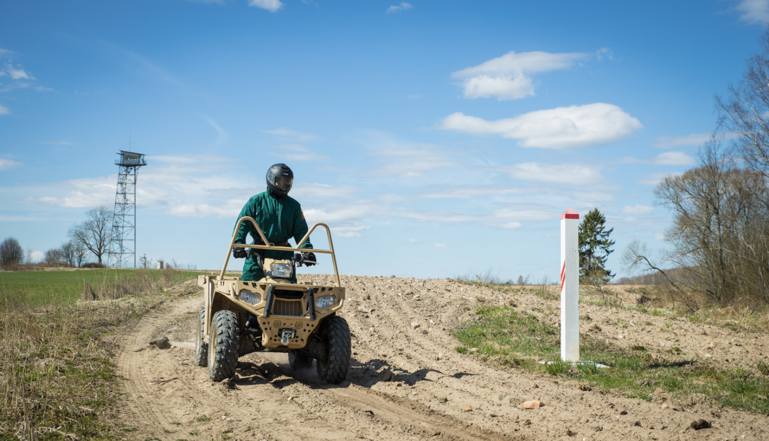 FOTO: Robežsargs uz robežas
