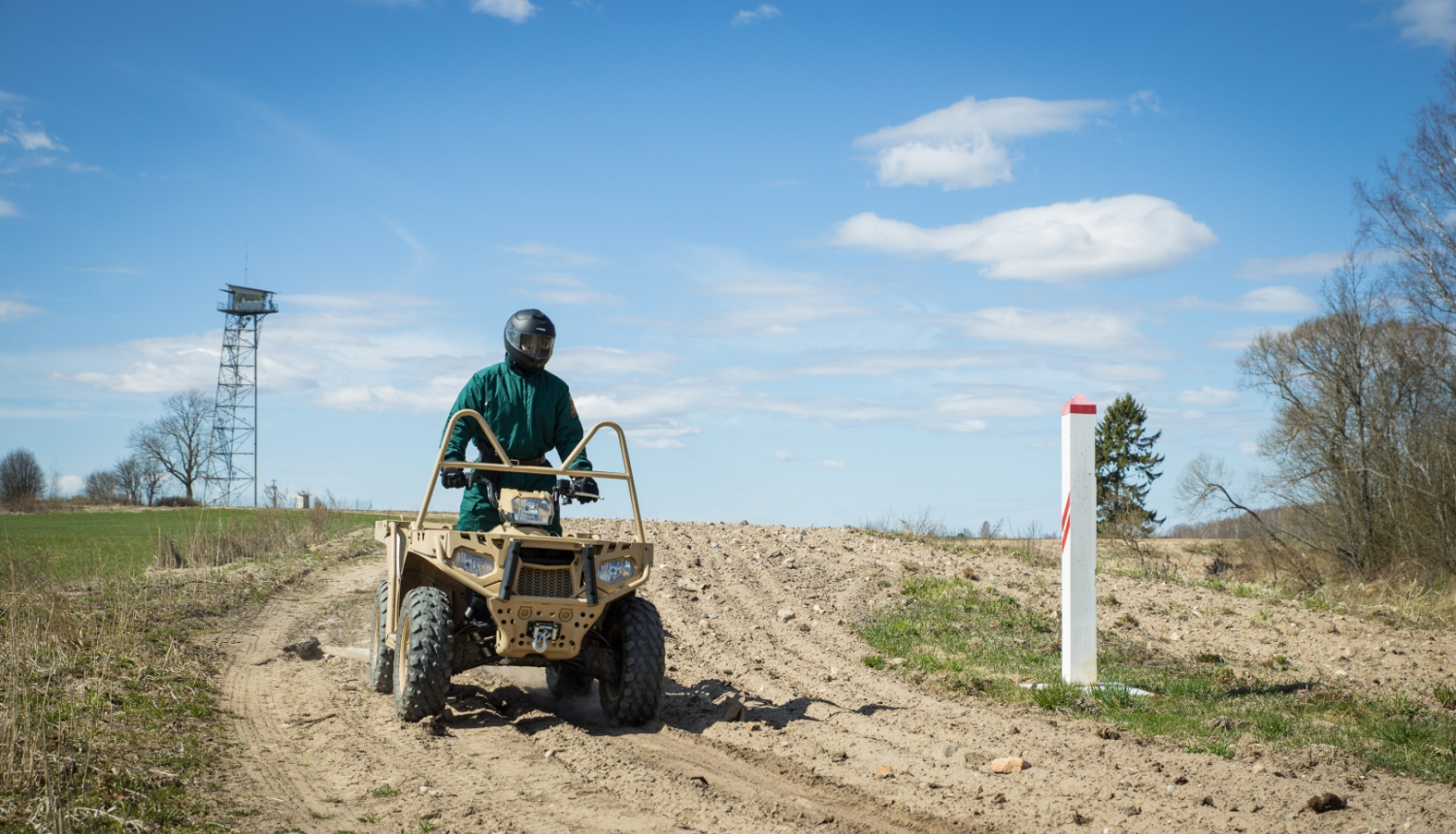 FOTO: Robežsargs veic  dienesta pienākumus