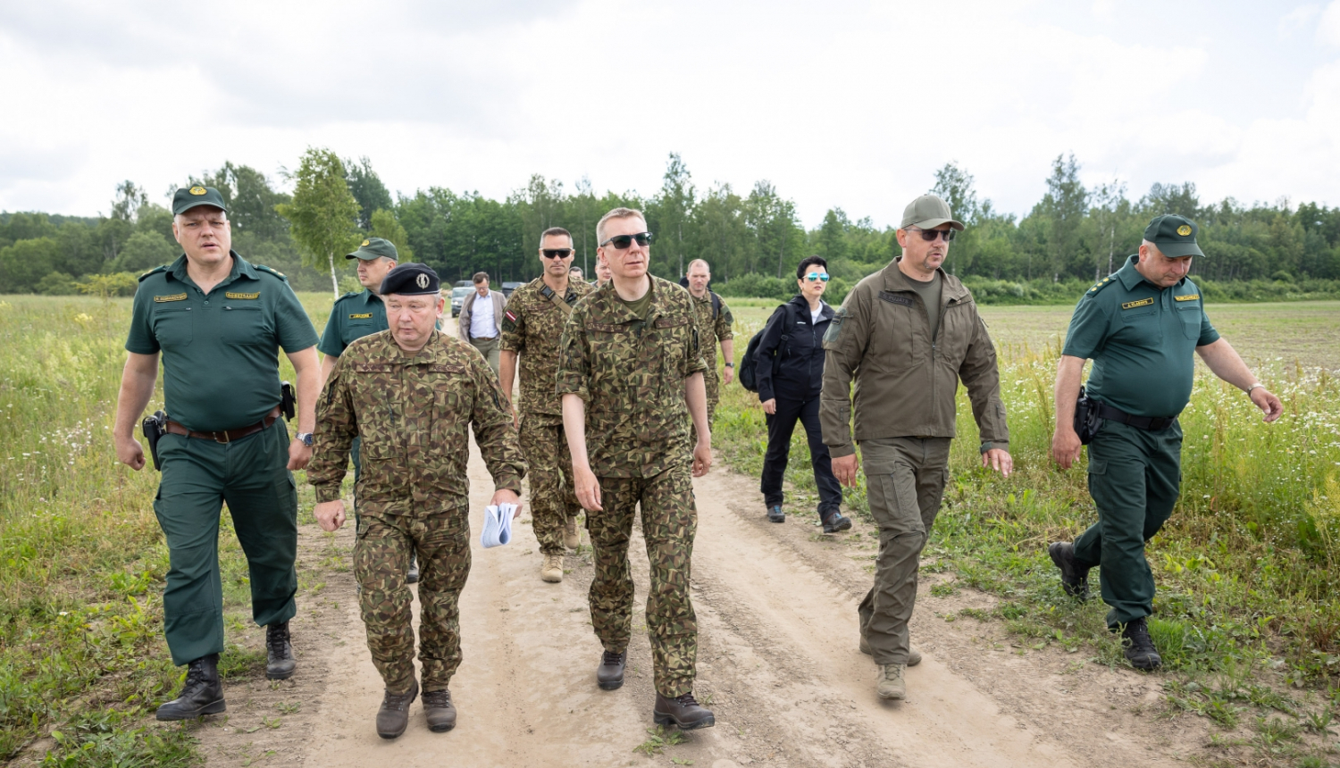 FOTO:  Valsts prezidents Edgars Rinkēvičs apmeklē Latvijas austrumu robežu 
