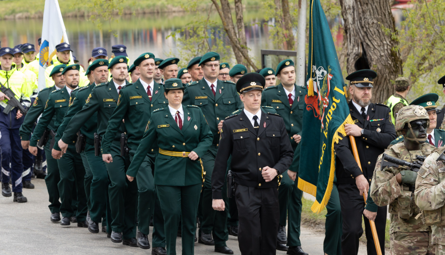 FOTO: Militārā parāde