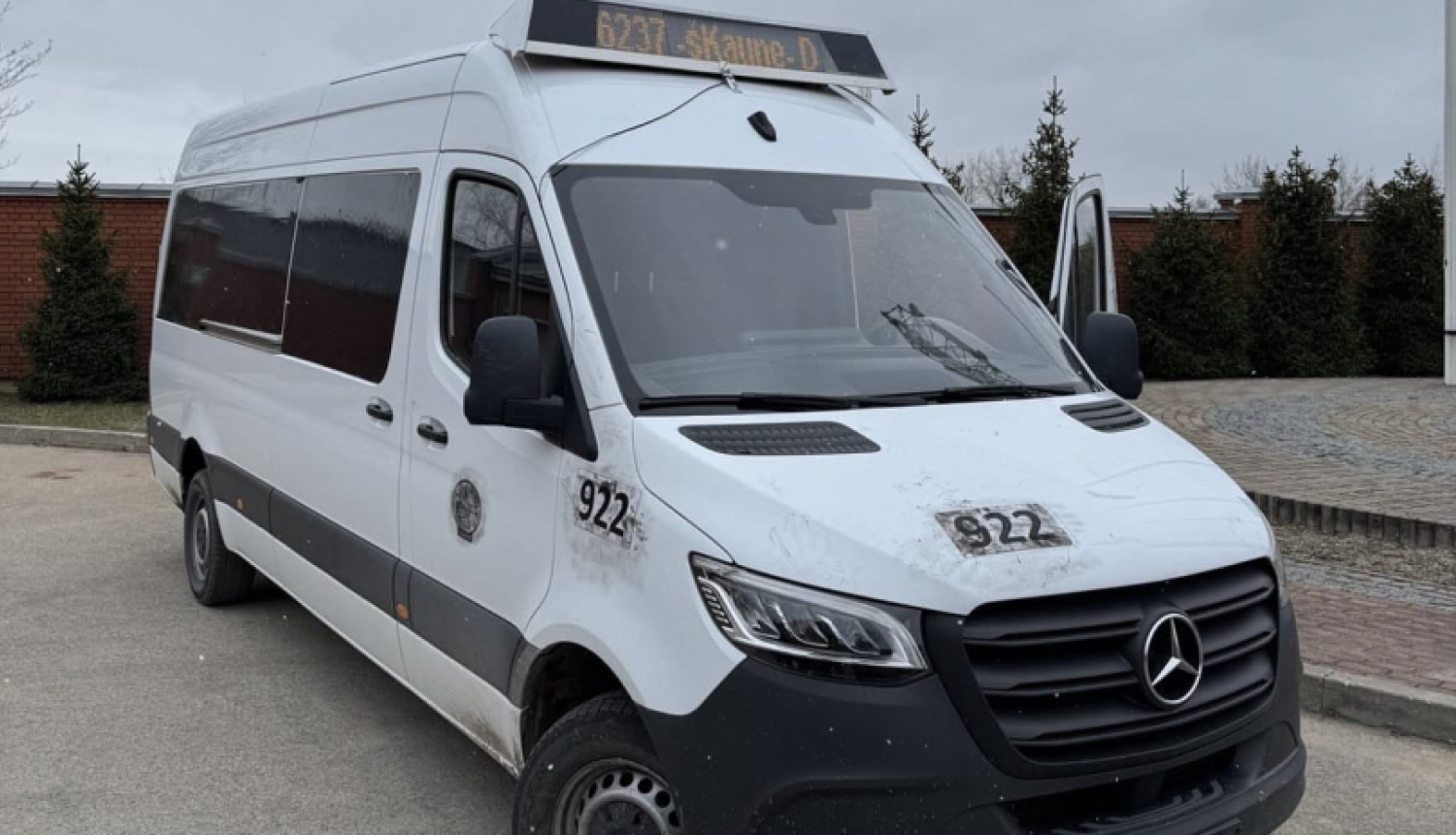 FOTO: Konstatētais mikroautobuss