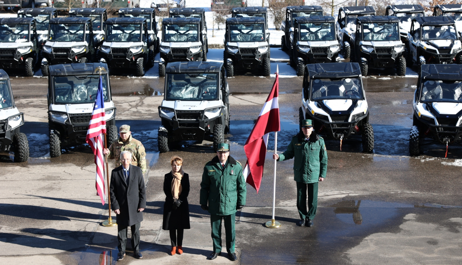 FOTO: Bagiju nodošanas pasākums