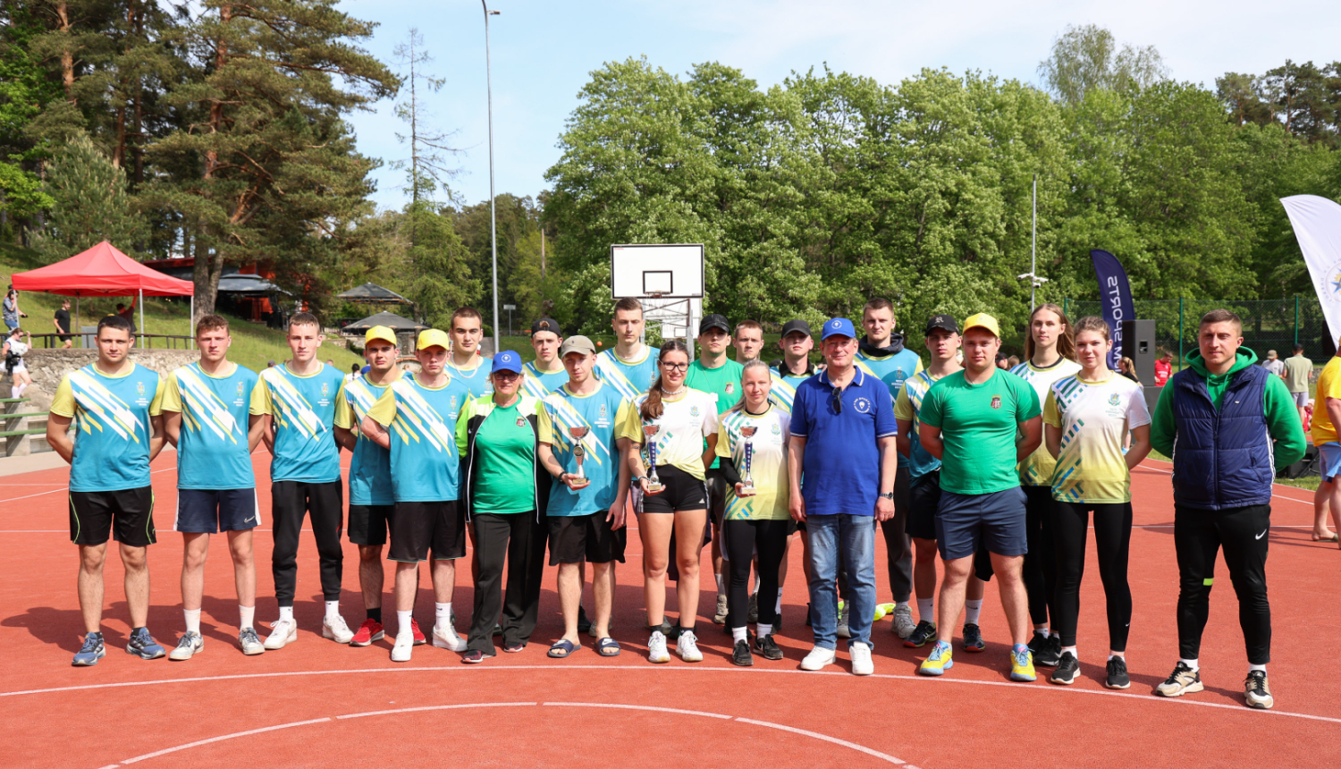 FOTO: Sporta sezonas noslēguma sacensību dalībnieki