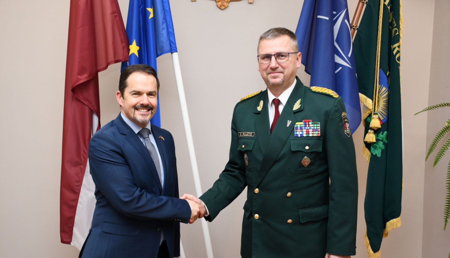 FOTO: VRS priekšnieks ar vēstnieku