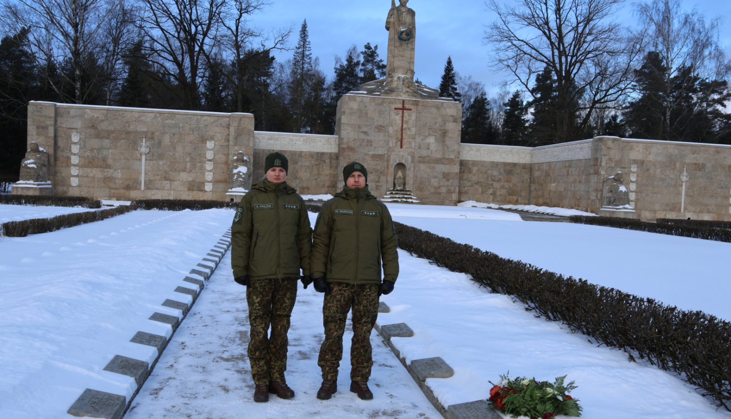FOTO: Robežsargi pie Bolšteina kapa vietas