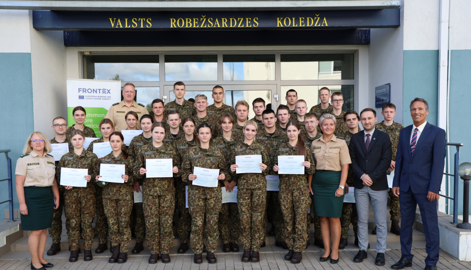 FOTO: VRK kadeti pēc Frontex pārbaudījuma